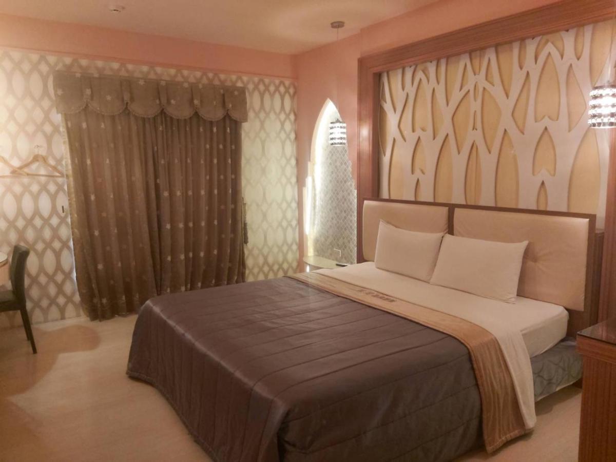 كاوشيونغ Chateau Motel المظهر الخارجي الصورة